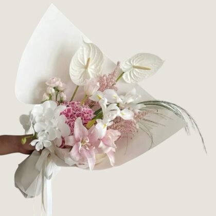 Residential Floral Subscription in Lisbon - Fresh Flowers Delivered at Home 2